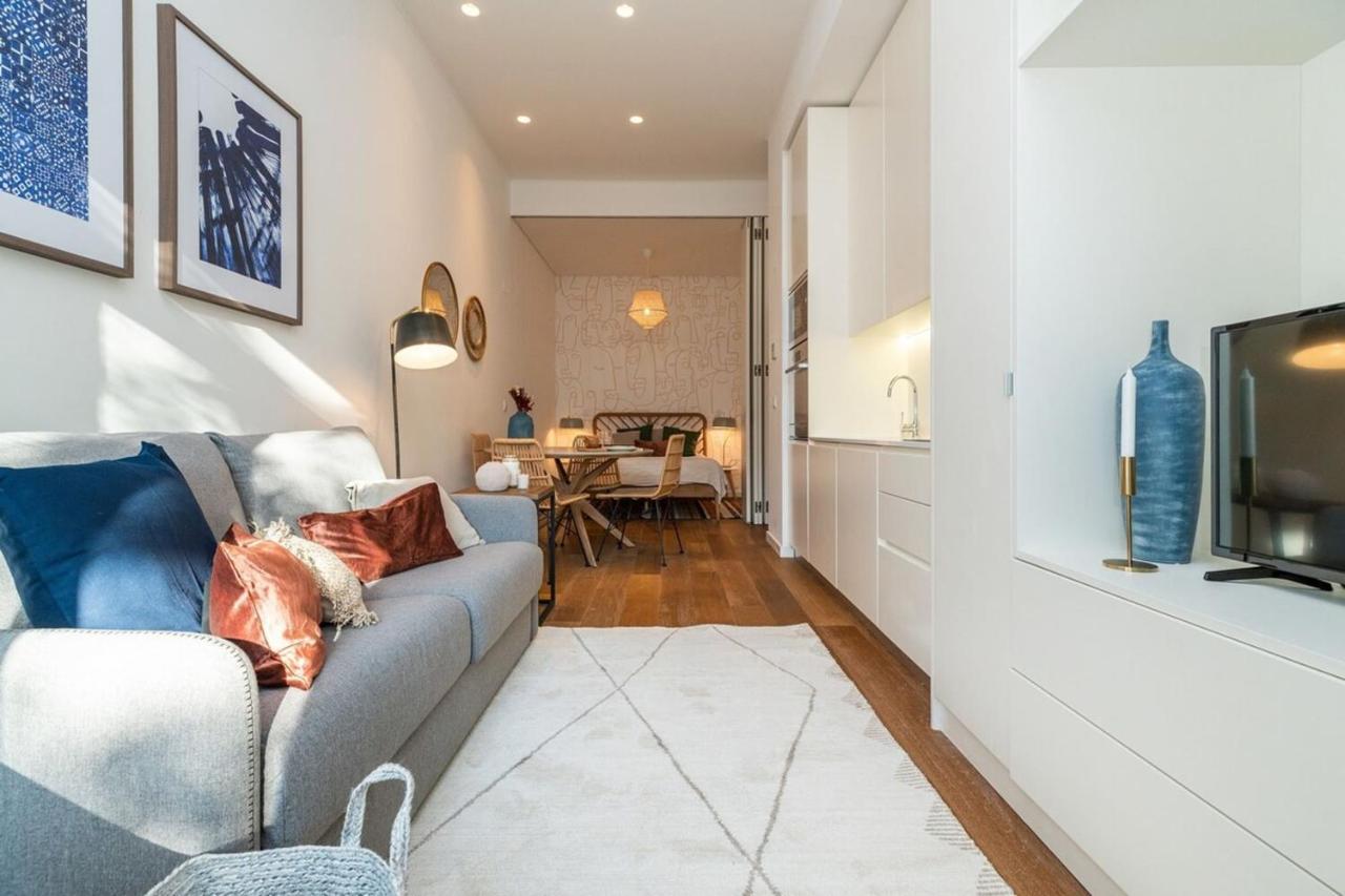 Graceful Design Studio With Romantic View Lisbon Bagian luar foto