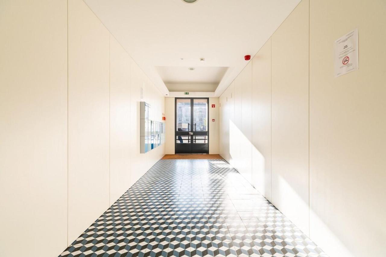 Graceful Design Studio With Romantic View Lisbon Bagian luar foto
